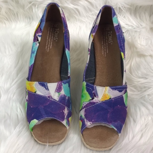 Toms Floral Wedges - Picture 2 of 6